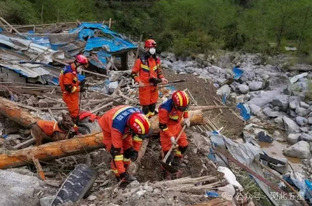 油動(dòng)式大載荷長(zhǎng)航時(shí)無(wú)人直升機(jī)——打造我國(guó)應(yīng)急救援、防汛救災(zāi)、森林草原消防的“新質(zhì)戰(zhàn)斗力”！